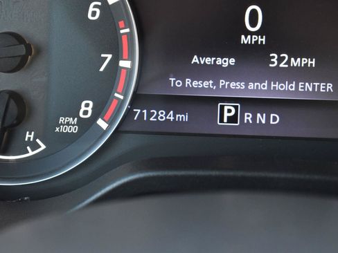 Used 2021 Nissan Titan SV w/ SV Convenience Package AWD/4WD image 32