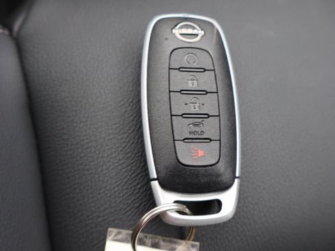 Used 2023 Nissan Rogue SL AWD/4WD image 32