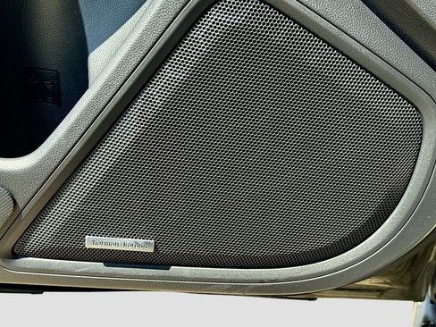 Used 2020 Subaru Outback Touring w/ Popular Package #2 image 24