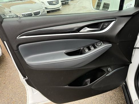 Used 2018 Buick Enclave Essence image 30