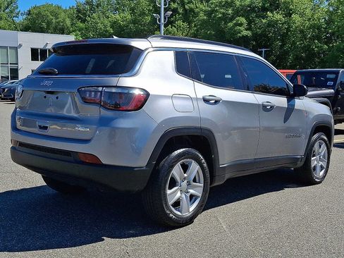 Certified 2022 Jeep Compass Latitude w/ Sun and Sound Group AWD/4WD image 6