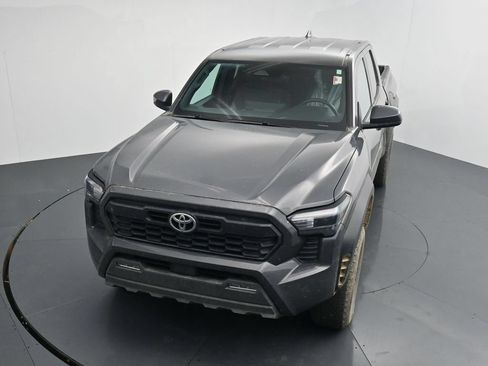 Used 2024 Toyota Tacoma TRD Off-Road AWD/4WD image 19
