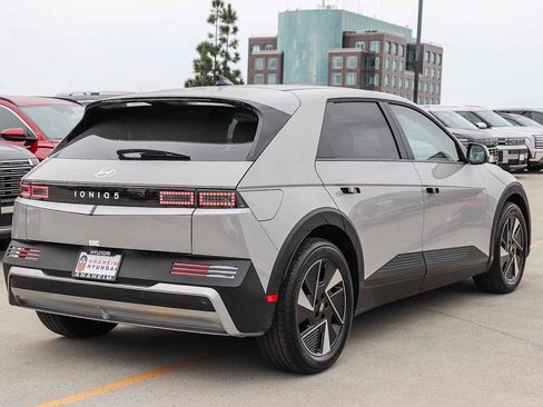 New 2026 Hyundai Ioniq 5 SEL image 6