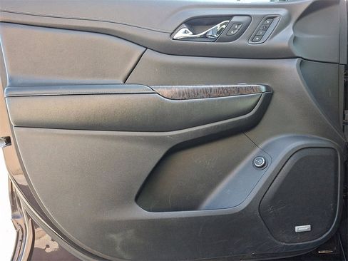 Used 2020 GMC Acadia Denali image 13