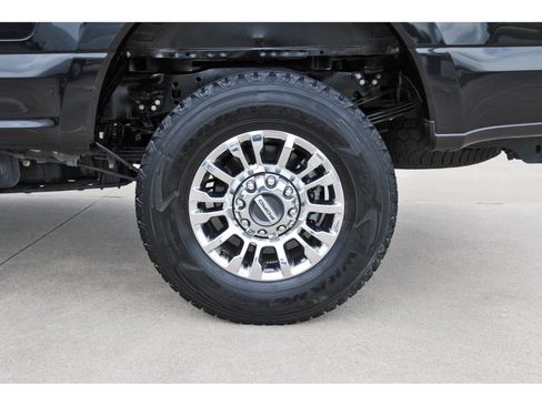 Used 2022 Ford F350 XLT w/ XLT Premium Package AWD/4WD image 34