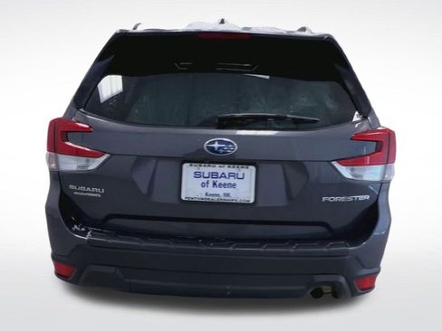 Used 2021 Subaru Forester Premium image 7