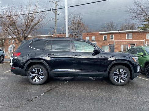 New 2026 Volkswagen Atlas SE image 2