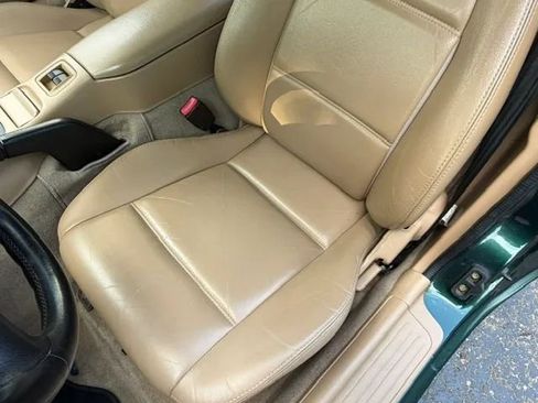 Used 1999 MAZDA MX-5 Miata RWD image 16