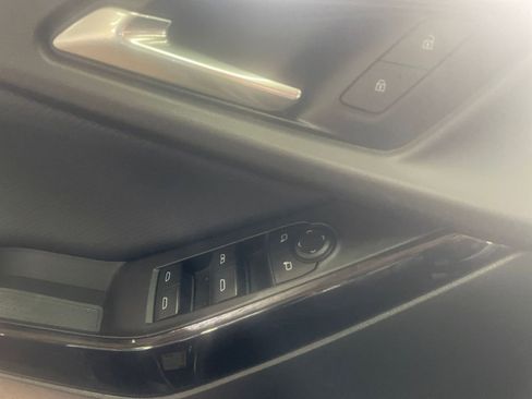 Used 2025 Chevrolet Equinox LT image 20