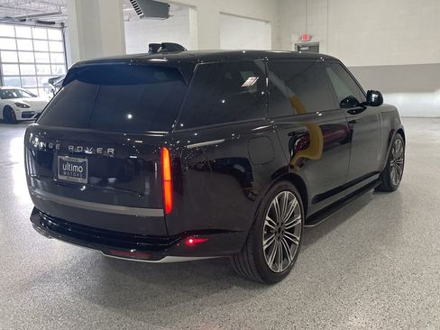 Used 2025 Land Rover Range Rover Long Wheelbase SE image 7