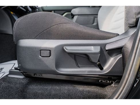 Used 2025 Toyota 4Runner TRD Off-Road image 9