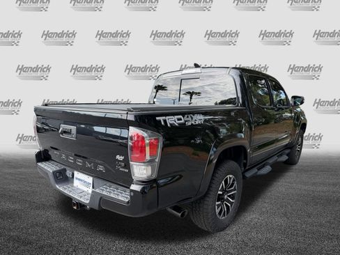 Used 2022 Toyota Tacoma TRD Sport w/ TRD Premium Sport Package AWD/4WD image 9