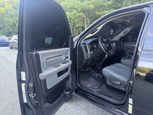 Used 2014 RAM 1500 Classic SLT AWD/4WD image 9