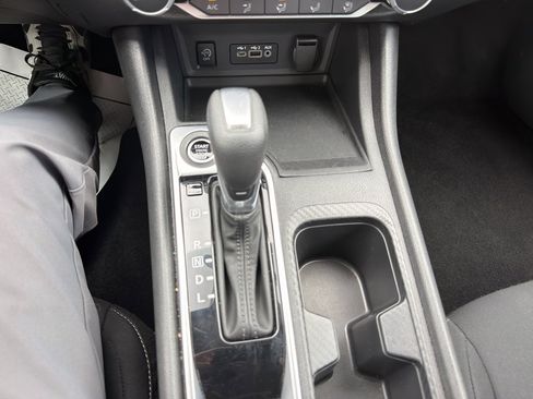 Used 2025 Nissan Sentra SV image 30