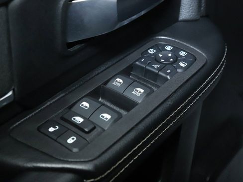 Used 2025 RAM 2500 Big Horn AWD/4WD image 16