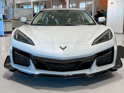 Used 2024 Chevrolet Corvette Z06 w/ Stealth Interior Trim Package RWD image 2