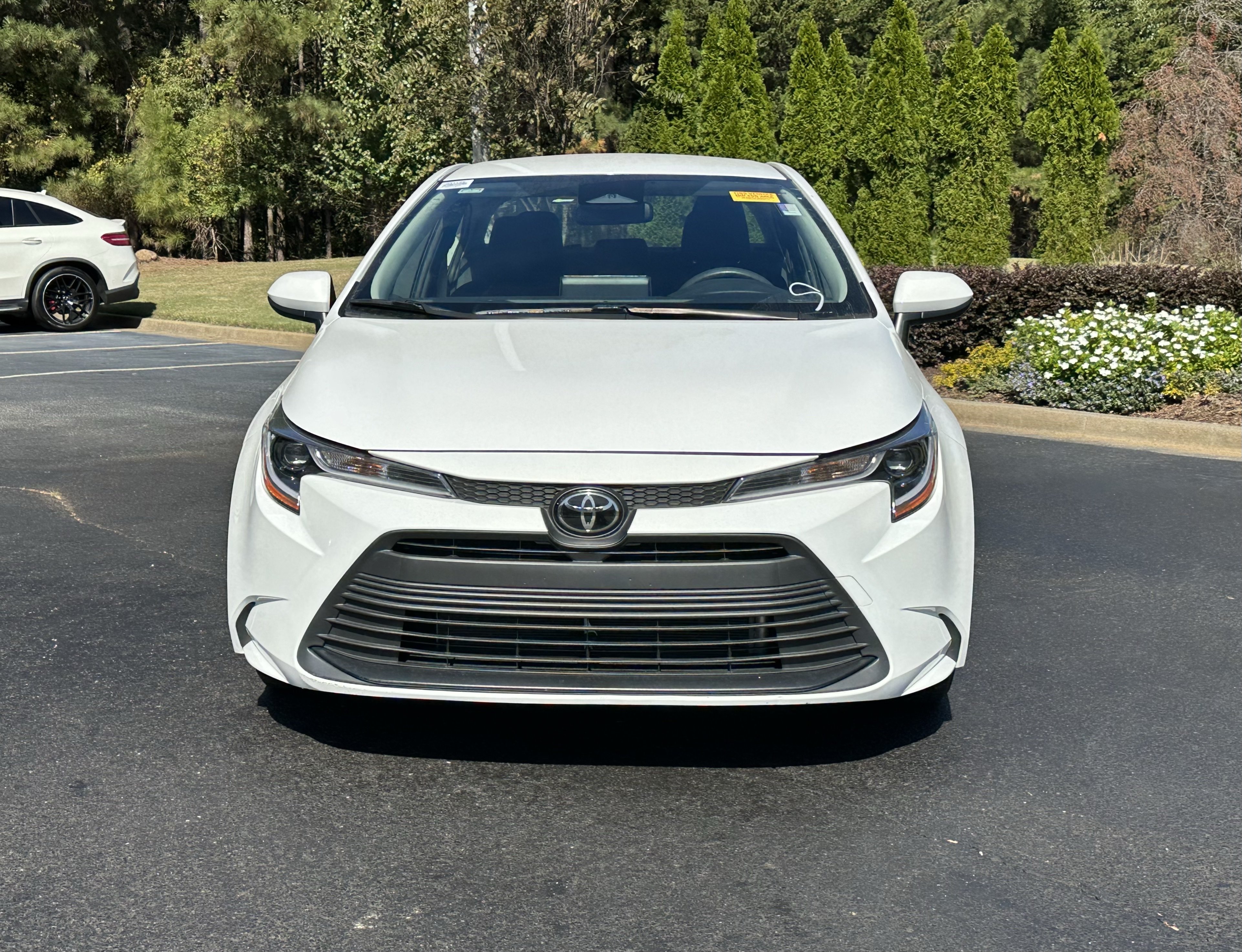 Used 2023 Toyota Corolla LE FWD image 3