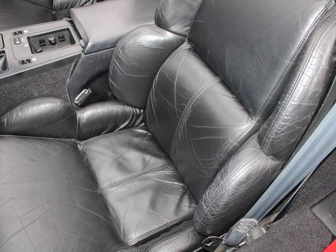 Used 1989 Chevrolet Corvette Convertible RWD image 17