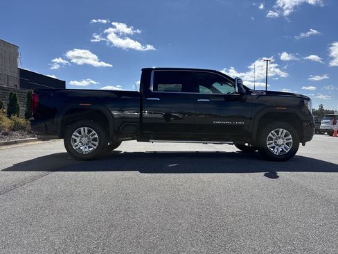 Used 2023 GMC Sierra 2500 Denali image 11