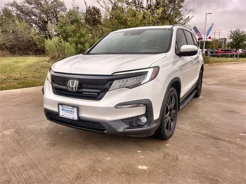 Certified 2022 Honda Pilot Black Edition image 2
