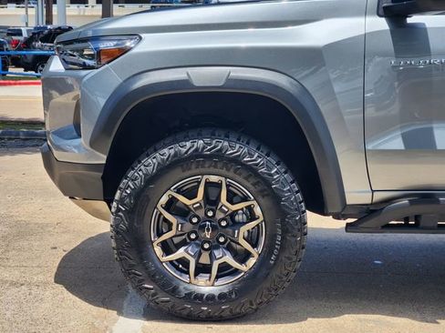 Used 2024 Chevrolet Colorado ZR2 w/ ZR2 Convenience Package III AWD/4WD image 8
