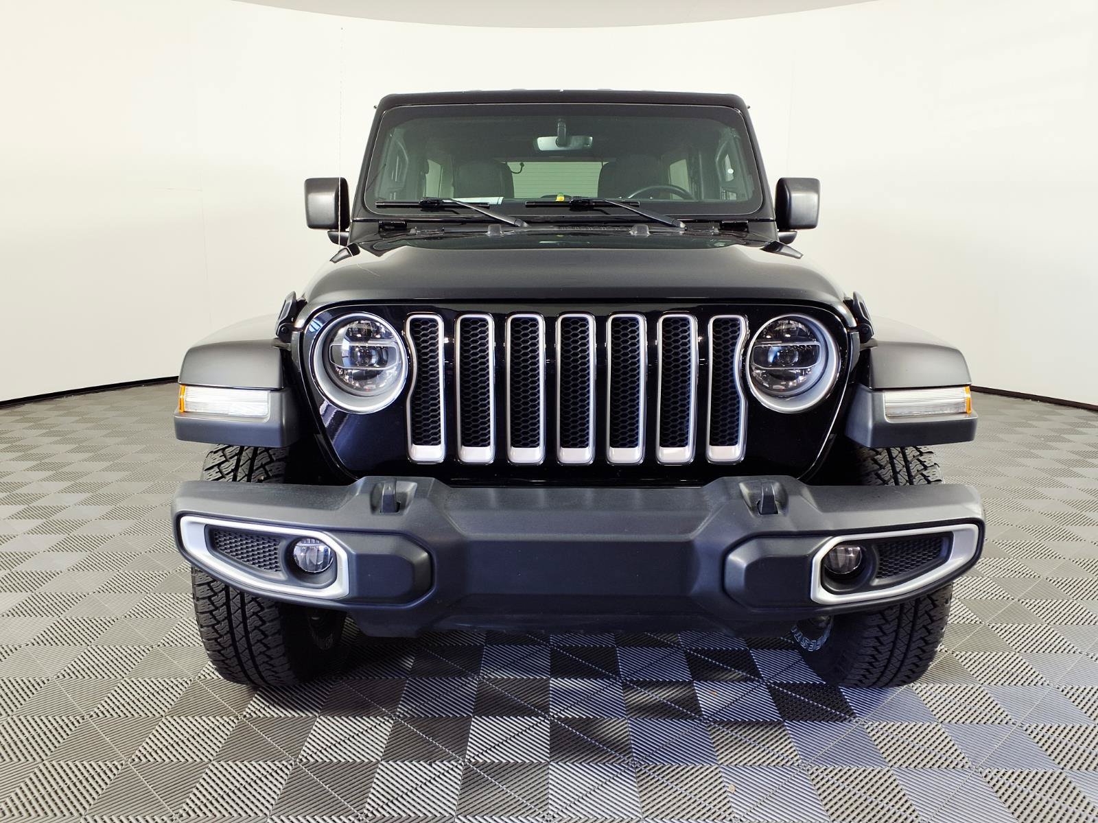 Used 2021 Jeep Wrangler Unlimited Sahara AWD/4WD image 2