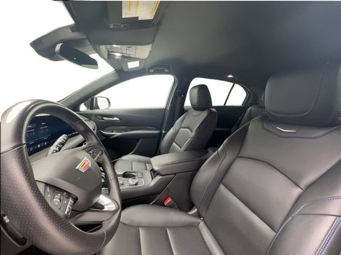 Used 2025 Cadillac XT4 Sport FWD image 18
