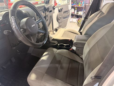 Used 2009 Jeep Wrangler Unlimited X AWD/4WD image 8