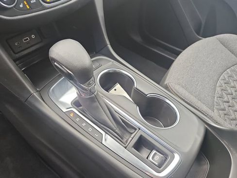 Used 2024 Chevrolet Equinox LT FWD image 23