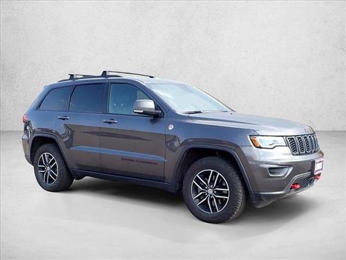 Used 2018 Jeep Grand Cherokee Trailhawk w/ Trailhawk Luxury Group AWD/4WD image 6
