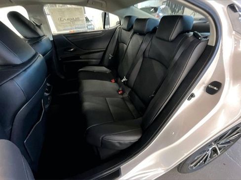 New 2025 Lexus ES 350 w/ Premium Package image 10