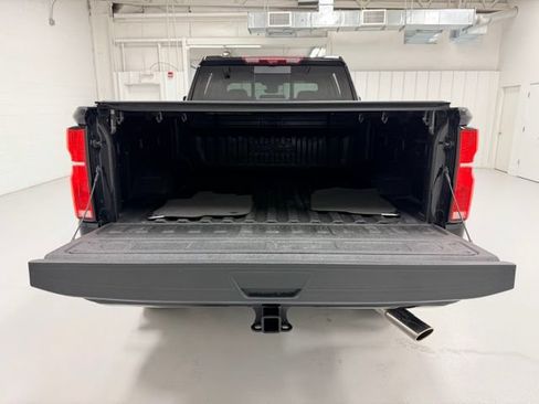 Used 2024 Chevrolet Silverado 2500 High Country w/ Midnight Edition AWD/4WD image 27