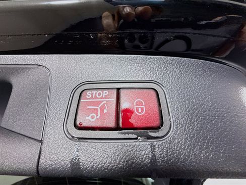 Used 2025 Mercedes-Benz GLA 250 image 41