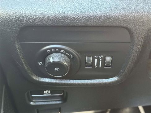 Certified 2022 Jeep Grand Cherokee L Limited image 26