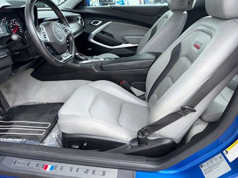 Used 2018 Chevrolet Camaro SS RWD image 18
