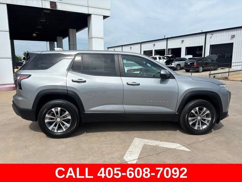 Used 2025 Chevrolet Equinox LT FWD image 6