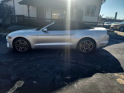 Used 2018 Ford Mustang Premium RWD image 9