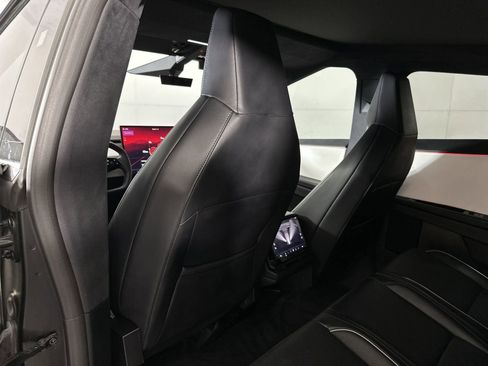 Used 2024 Tesla Cybertruck AWD Crew Cab image 27