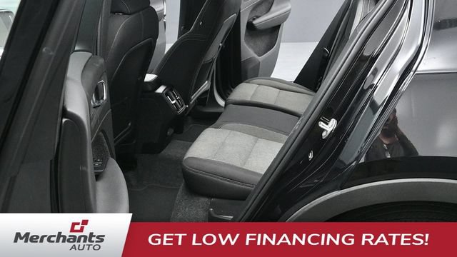 Used 2024 Volvo XC40 B5 Core AWD/4WD image 15