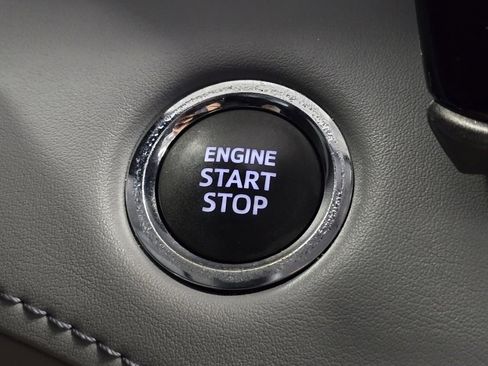 Used 2023 Toyota Highlander L FWD image 26