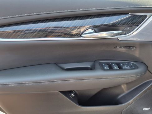 Certified 2023 Cadillac XT6 Premium Luxury AWD/4WD image 23