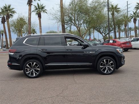 Used 2024 Volkswagen Atlas SEL Premium R-Line image 8