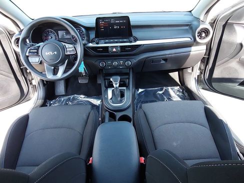 Used 2022 Kia Forte LXS FWD image 9