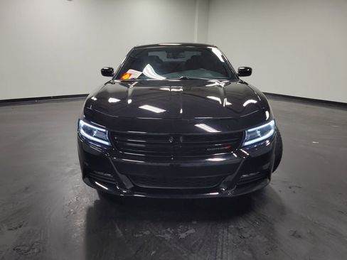 Used 2017 Dodge Charger R/T image 2