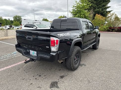 Used 2021 Toyota Tacoma TRD Off-Road w/ TRD Premium Off Road Package AWD/4WD image 10