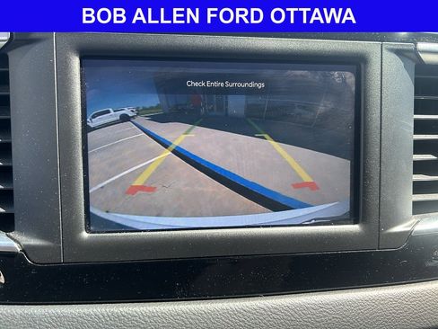 Used 2023 Chrysler Voyager LX FWD image 14