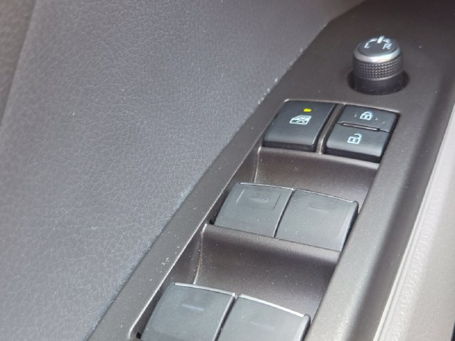 Used 2022 Toyota Camry XLE FWD image 40