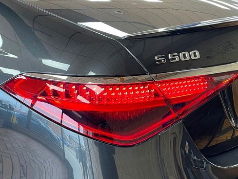 Used 2022 Mercedes-Benz S 500 4MATIC w/ AMG Line Package image 11