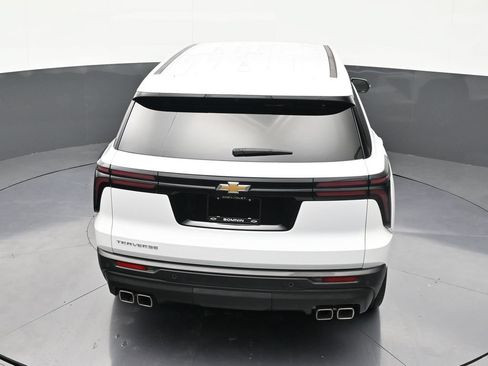 Used 2024 Chevrolet Traverse LS FWD image 15