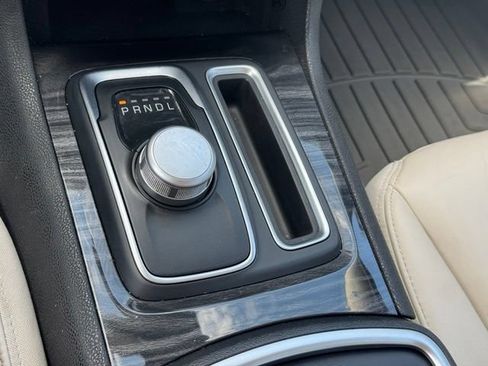 Certified 2021 Chrysler 300 Touring L AWD/4WD image 35